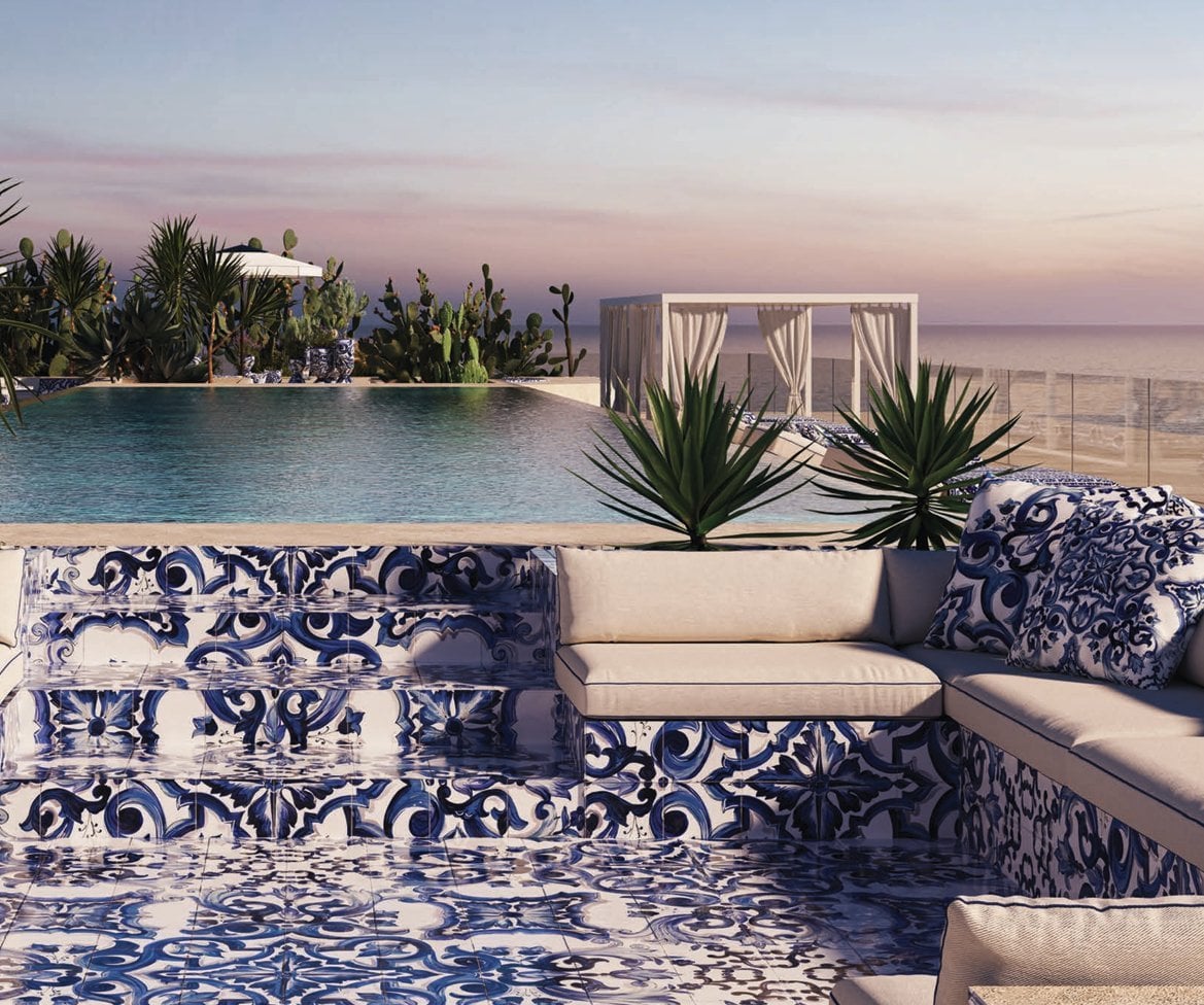 Majolika-pool vid solnedgång